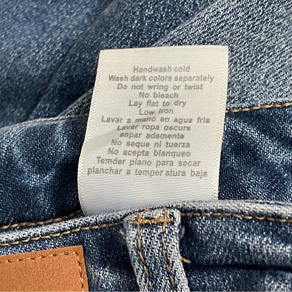 Judy Blue Faded Blue Boyfriend Jeans - Picture 11 of 11